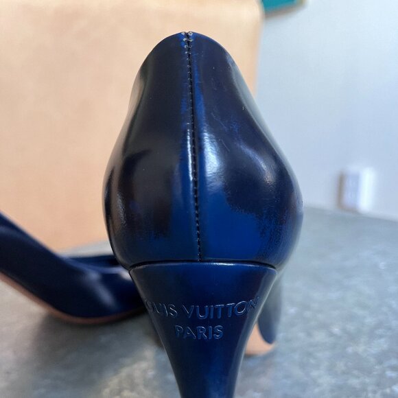 Authentic Louis Vuitton Navy Blue Leather Pumps - Picture 4 of 8